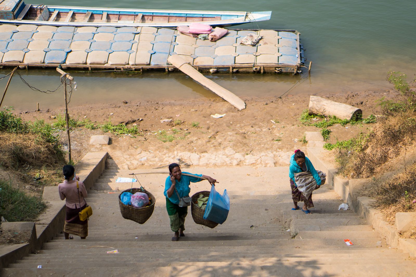 Là-bas au Laos